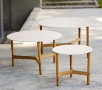 Billede af Cane-line Outdoor Twist Sofabord Medium Ø: 70 cm - Travertine/Teak
