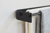 Billede af Form & Refine Arc Towel Bar Double L: 62 cm - Black Steel OUTLET
