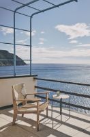 Billede af GUBI Gascoin Outdoor F-Chair Lounge SH: 37 cm - Teak/Flet 