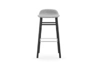 Billede af Normann Copenhagen Form Barstol SH: 75cm - Partner Grey/Sort Eg