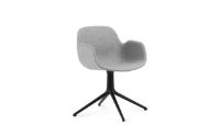 Billede af Normann Copenhagen Form Drejestol m. armlæn SH: 44cm - Partner Grey/Sort Aluminium