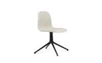 Billede af Normann Copenhagen Form Drejestol SH: 44cm - Upminster Sand/Sort Aluminium