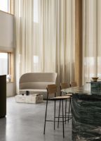 Billede af Audo Copenhagen Plinth Low H: 27 cm - Sand Kunis Breccia