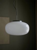 Billede af New Works Karl-Johan Pendant Lamp Large - Opal Glass