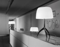 Billede af Foscarini Lumiere Piccola with Dimmer Bordlampe H: 34,5 cm - Cromo Nero/Bianco