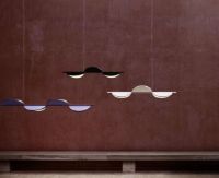 Billede af FLOS Almendra S4 Linear Loftlampe L: 166,5 cm - Bay Blue Metallized