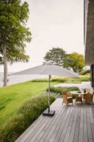 Billede af Cane-line Outdoor Habour Parasol Ø: 300 cm - White M. Parasolfod M. Hjul - Matt Grey Granite 
