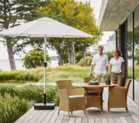 Billede af Cane-line Outdoor Sunshade Parasol M/Krank Ø: 300 cm - Anthracite M/Grow Parasolfod M/Hjul Inkl Planteboks 50 x 50 cm - Lava Grey 