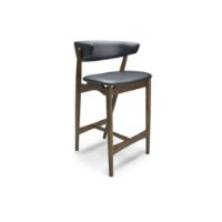 Billede af Sibast Furniture No 7 Bar Stool Fuldpolstret SH: 65 cm - Eg Mørk Olie/Sort læder