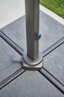 Billede af Cane-line Outdoor Hyde Luxe Tilt Parasol 300x300 cm - Dusty White inkl. Hyde Luxe Parasolfod Flise 50x50 cm 4 stk. - Grå Beton