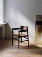 Billede af Mater Nestor Sidechair Armrest SH: 44 cm - White Oak/Natural Paper Cord Seat 