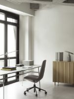 Billede af Normann Copenhagen Off Chair Lav m. Hjul H: 100,8 cm - Black/Hallingdal 270