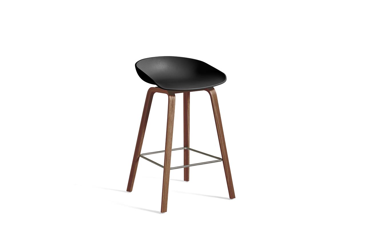 Billede af HAY AAS 32 Eco Barstol High SH: 65 cm  - Lacquered Walnut Veneer/Black/Stainless Steel Footrest 