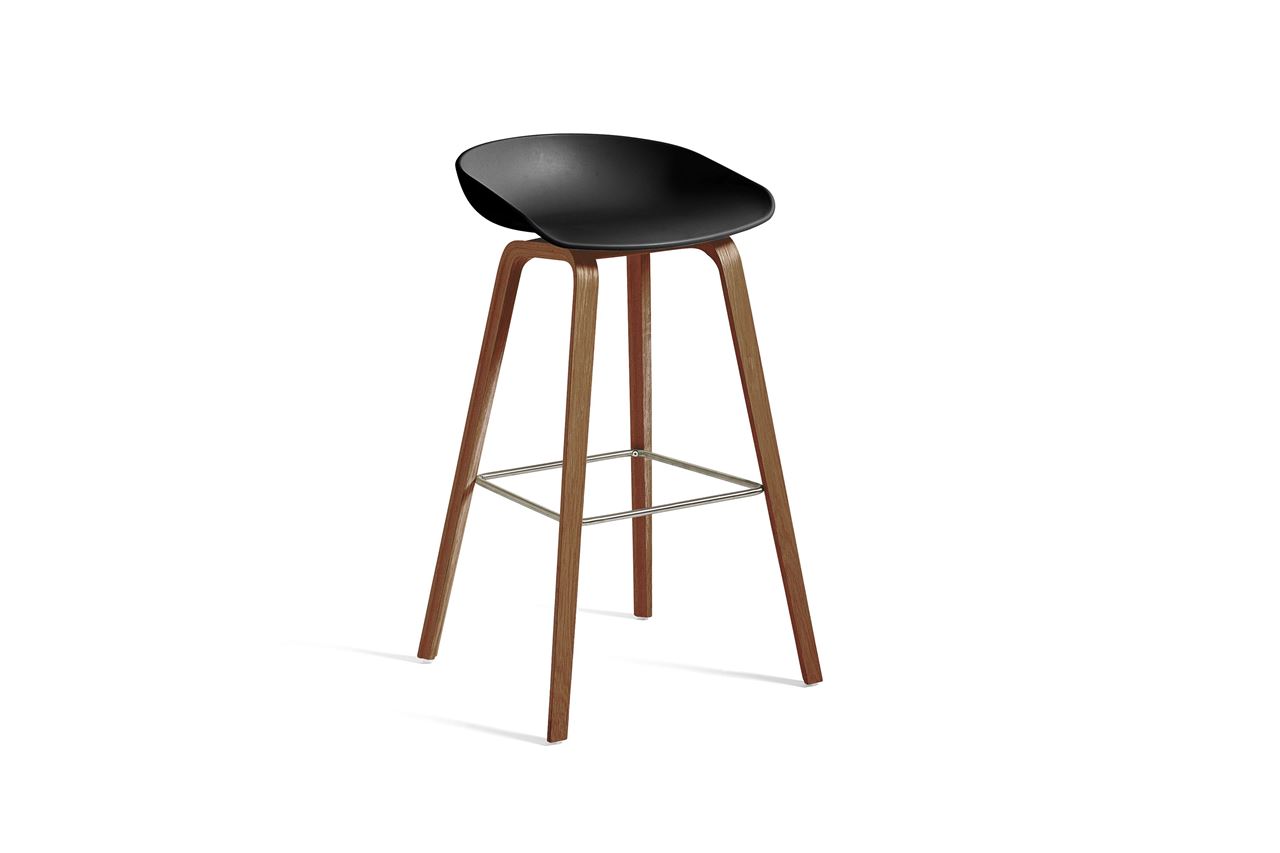 Billede af HAY AAS 32 Barstol High H: 85 cm - Lacquered Walnut Veneer/Black/Stainless Steel Footrest
