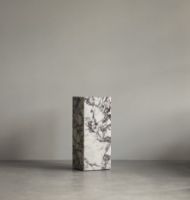 Billede af Audo Copenhagen Plinth Pedestal H: 75 cm - Rose Marble Calacatta Viola