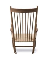 Billede af Fredericia Furniture 16000 J16 Wegner Gyngestol SH: 42 cm - Olieret Valnød/Naturfarvet Flet