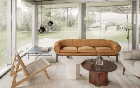 Vis produkter i varegruppen GUBI Sofaer Billede til varegruppe GUBI Sofaer