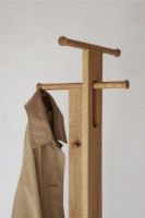 Billede af Form & Refine Foyer Coat Stand H: 173,5 cm - Oak
