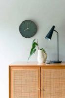 Billede af Hemverk Vægur Ø: 28 cm – Conifer Dark Oak/Guld