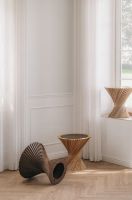 Billede af VIA Copenhagen Hyperbel Sidebord H: 47 cm - Oak White Oil/Clear Glass