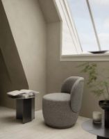 Billede af Blomus KUON Swivel Armchair H: 71 cm - Taupe 