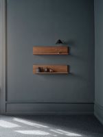 Billede af New Works Tana Wall Shelf 75x18,6 cm - Walnut