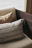 Billede af Ferm Living Calm Cushion 40x60 cm - Camel/Black