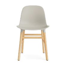 Billede af Normann Copenhagen Form Stol SH: 44cm - Eg/Lysegrå