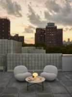 Billede af GUBI TS Outdoor Coffee Table + Pacha Outdoor Lounge Chairs Havemøbelsæt - White/Steel/Lorkey Limonta 40