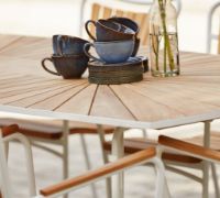 Billede af Mandalay Marguerit Havebord L: 200 cm Inkl. 6 Havestole Havemøbelsæt - Hvid/Teak