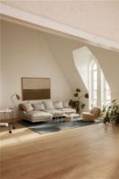 Billede af GUBI IOI Coffee Table Round Ø: 100 cm - Black Semi Matt/Brass Sphere/Rippled Beige 