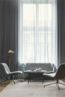 Billede af Bent Hansen Primum 2 pers. sofa m. Armlæn L: 140 cm - Fluffy JA2096-050/Sort Stelr/Sort Stel