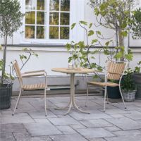 Billede af Mandalay Marguerit Cafébord Ø: 70 cm Inkl. 2 Havestole Havemøbelsæt - Taupe/Teak