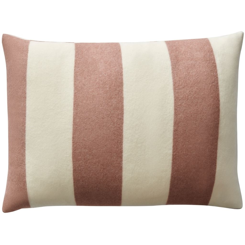 Billede af Silkeborg Uldspinderi The Sweater Pude 50x70 cm - Brown 