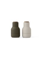 Billede af Audo Copenhagen Bottle Grinder Small 2-Pack H: 11,5 cm - Hunting Green/Beige/Walnut
  
