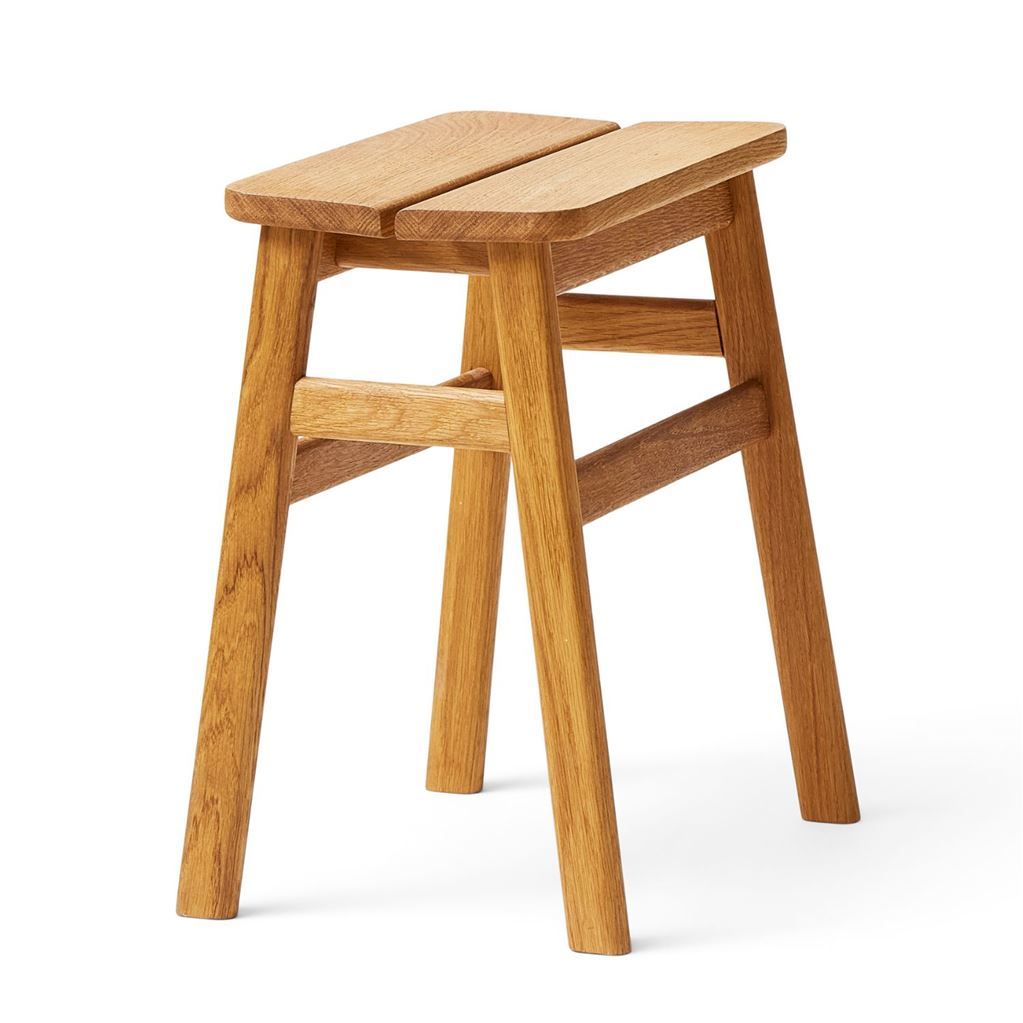 Billede af Form & Refine Angle Standard Stool B: 38 cm - Naturolieret Eg