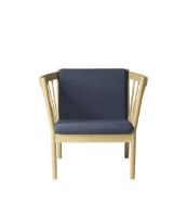 Billede af FDB Møbler Erik Ole Jørgensen J146 Lænestol H: 79,5 cm - Eg/Mørkeblå