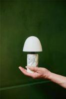 Billede af Made By Hand Fuse Portable Bordlampe H: 24 cm - Sten/Hvid Opalglas