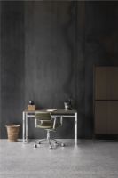 Billede af Vipp 453+ Swivel Stol m. Hjul - Aluminium/Bosco Green Læder